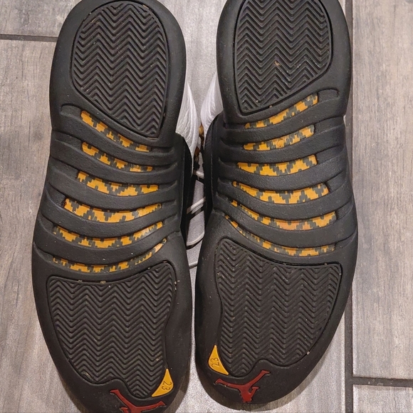Air Jordan 12 Taxi Retro - Picture 7 of 8